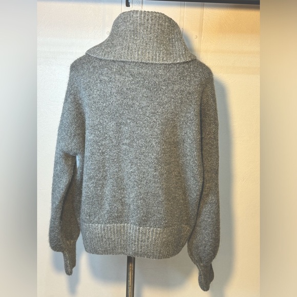 Small cowl neck oversized turtleneck warm gray express X negin mirsalehi sweater - Picture 10 of 10